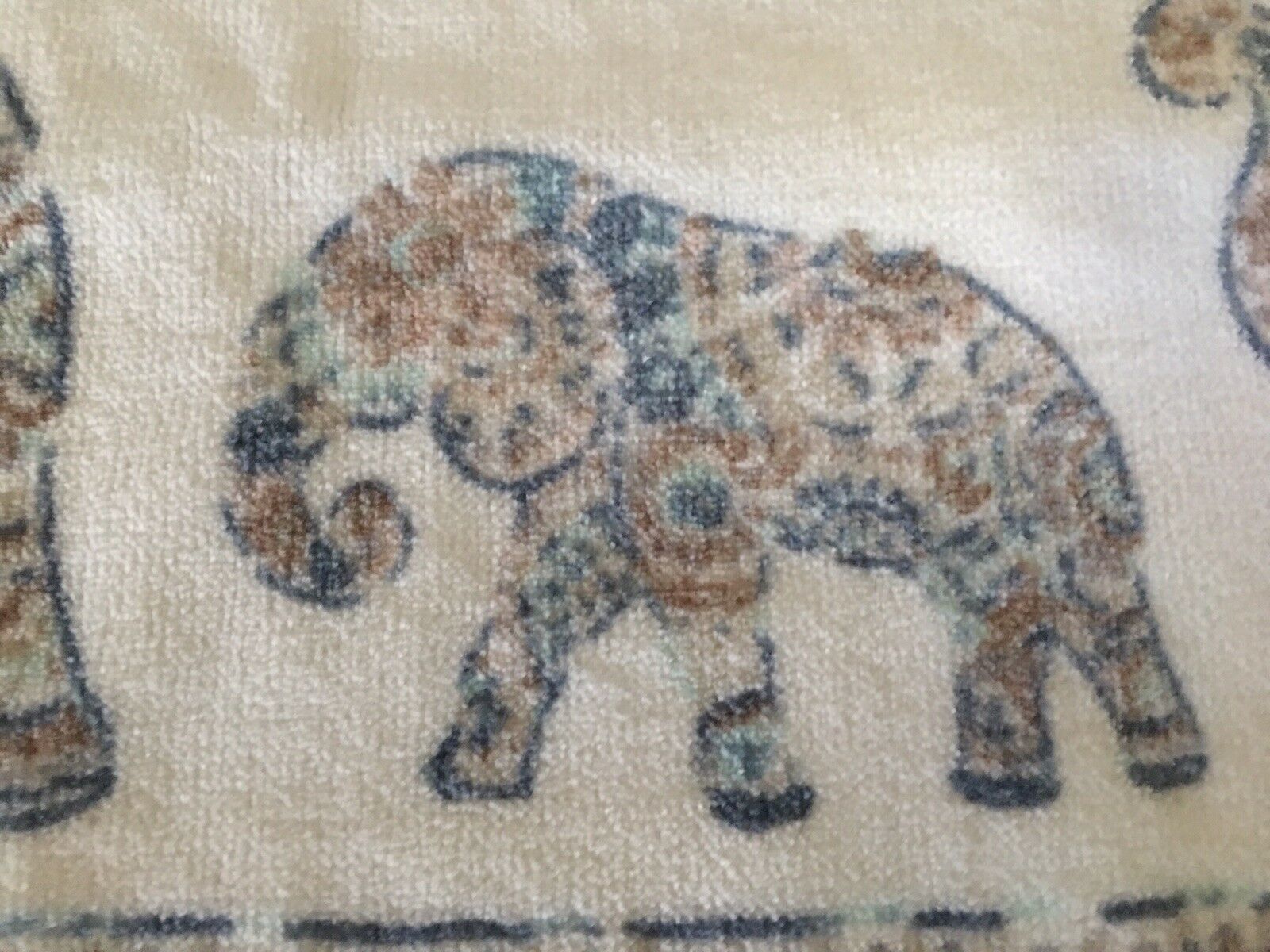 Primary image for ARTISAN de LUXE HOME  ELEPHANT 2pc HAND WHITE/NAVY/TAN NWT