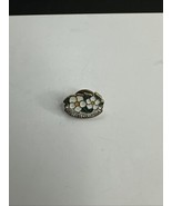 Vintage British Columbia Flower Pin Enamel Travel Souvenir Hat Lapel - $209.43 MXN