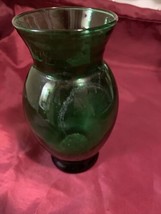 Mid Century Vintage Anchor Hocking Medium Emerald Green Glass Flower Vase  - $9.90