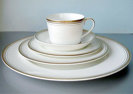 Royal Doulton Monique Lhuillier Ruban D&#39;or 5 Piece Place Setting Made in UK New - £54.17 GBP