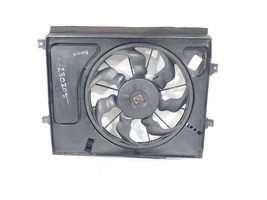 Radiator Fan Assembly 1.6L 4 Cylinder OEM 2012 2013 Kia Soul - $58.79