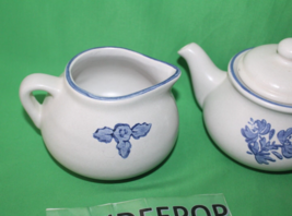 Vintage Pfaltzgraff Teapot And Creamer Blue Gray Yorktowne Pattern Set - £27.05 GBP