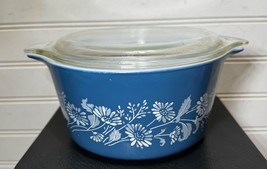 VINTAGE Pyrex COLONIAL MIST Blue White Flowers 473 casserole dish W/Lid - $25.00