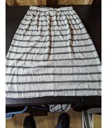 casual corner ladies medium size acetate/nylon crepe skirt - $365.25 MXN