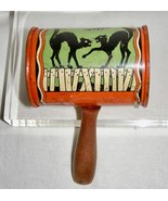 VINT. 1950&#39;s ’T. COHN’ HALLOWEEN TIN CAN NOISE MAKER RATTLE-BLACK CATS,M... - $454.01 MXN