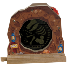 Fisher Price Thomas Wood Railway Fossil Discovery BDG55 - $17.99
