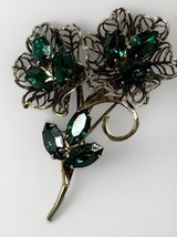 Vintage Rhinestone Brooch Faceted Green Rhinestones &amp; Gold Tone Filigree... - $13.98
