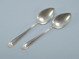 Set of 2 Wm A Rogers Marigold aka Elizabeth 1918 Serving Spoons Silverpl... - $10.00