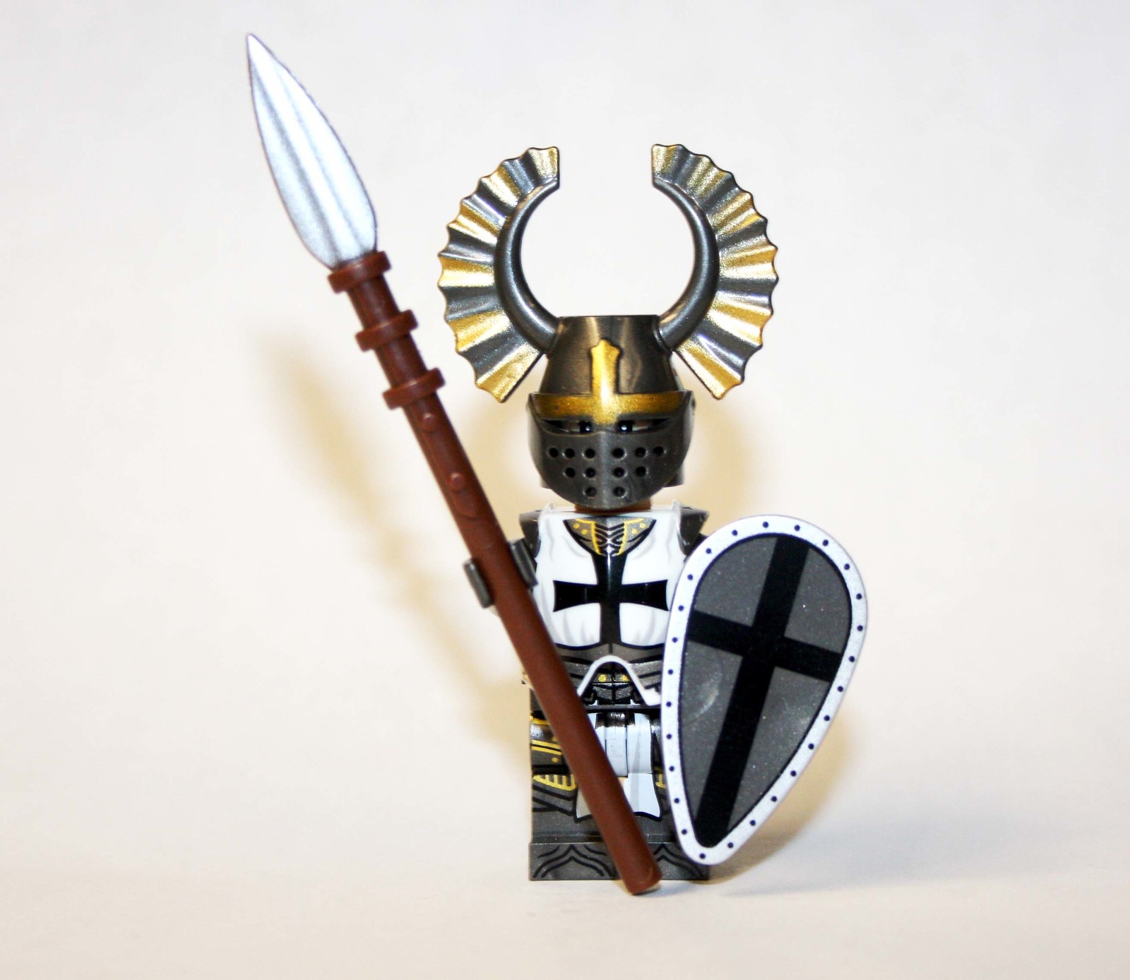  Teutonic Knight With Spear Deluxe Castle Soldier Minifigure Pack US - $8.58