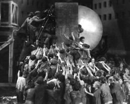 Metropolis Fritz Lang films scene with child workers 12x18  Poster - £15.97 GBP