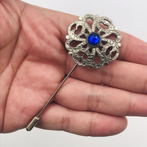 Silver Tone Round Wavy Floral w/ Blue Center Hat Pin Brooch 1 3/8&quot; Dia 3 3/8&quot; L - £7.58 GBP