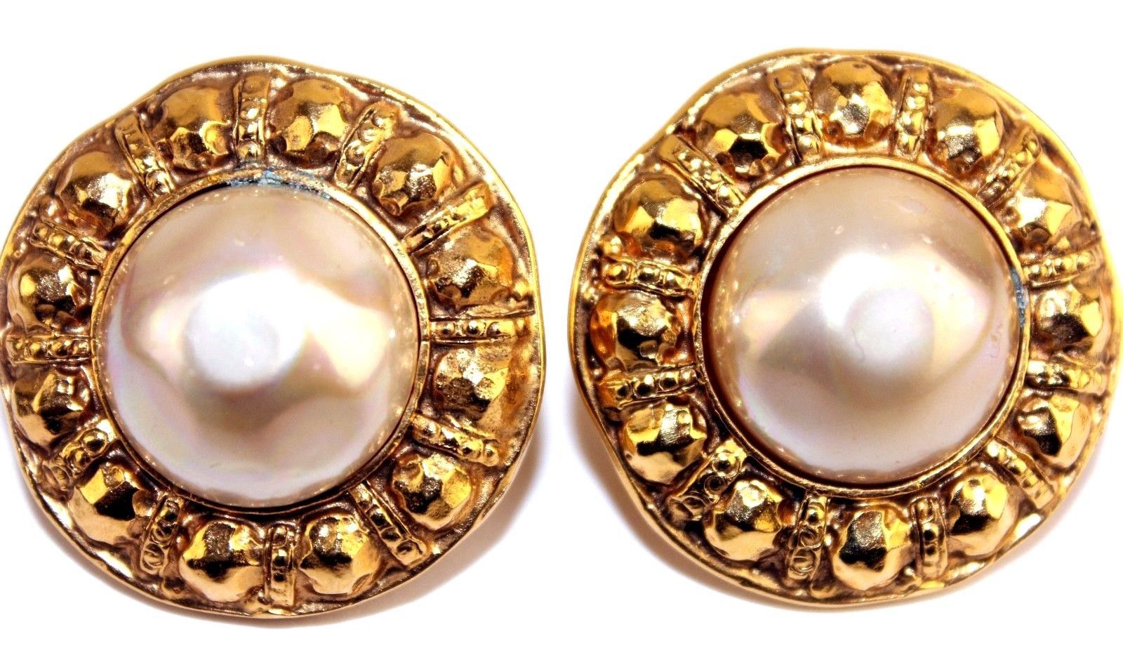 Authentic CHANEL W/ Pearl Gold Tone Clip-on Earring Ear Ring France Vintage - $197.01