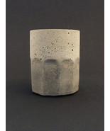 Concrete Vessel - Cylinder - Silver Highlights - €15,38 EUR