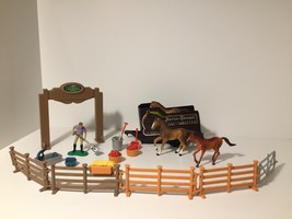 Mixed Group Play Set of Horse Toys &amp; Tonka Horse Trailer Fencing &amp; More BQ3 - £8.42 GBP