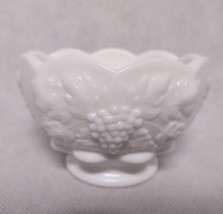 Westmoreland Paneled Grape Oyster Fruit Cocktail Bowl Milk Glass 2.675&quot; - £10.11 GBP