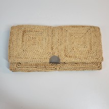 Vintage 70s Womens Hand Clutch Tan Woven Raffia Straw Retro Boho Chic Hong Kong - £49.68 GBP