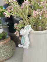 White Bunny Pot Hanger - $203.08 MXN