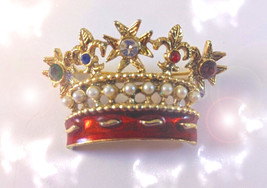 Haunted Pin The Crown Is Yours Claim Your Legacy Golden Royal Collection Magick - £218.42 GBP