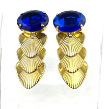 VTG Gold Tone Metal Clip On Earrings Blue Rhinestone Retro Kitsch  - £10.61 GBP