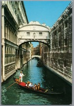 Italian Venetian Postcard Sighs Bridge Venezia Venice Italy Canal Boats ... - £3.64 GBP