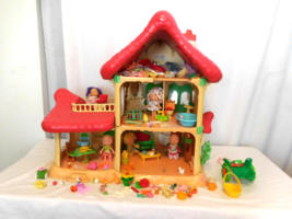 1983 Strawberry Shortcake Berry Happy Home Doll House + clothing &amp; accessories - £426.69 GBP