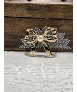 Vintage Brass and Pearl Bow Brooch/Pin - €17,25 EUR