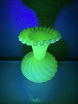 Fenton Vase Uranium Ruffled Swirl Pale Yellow Custard, 6 1/2&quot; High Glowing - £77.09 GBP