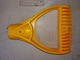 23GG49 D-HANDLE, ORANGE-YELLOW, 6-3/8&quot; X 4-7/8&quot; X 1-3/16&quot; BORE, VERY GOO... - £3.86 GBP