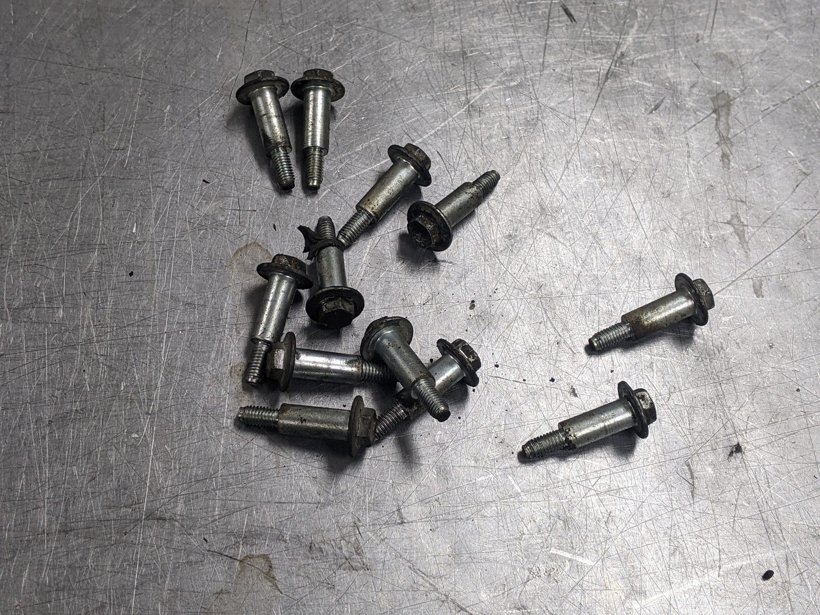 Valve Cover Bolt Set From 2009 Nissan Altima  2.5  FWD - $19.75