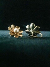 Vintage 50s golden flower and center pearl screw back earrings image 2