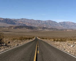 Long road stretching to the horizon in Death Valley National Park Photo Print - £7.04 GBP+