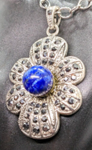 Lapis Lazuli 14 Gram Stone Silver Flower Pendant Ornate Frame 24&quot; Chain ... - £7.50 GBP