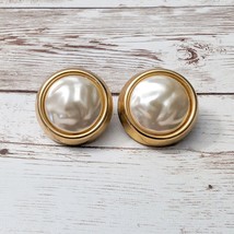 Vintage Sarah Coventry Clip On Earrings 1&quot; Cream &amp; Gold Tone - £12.08 GBP