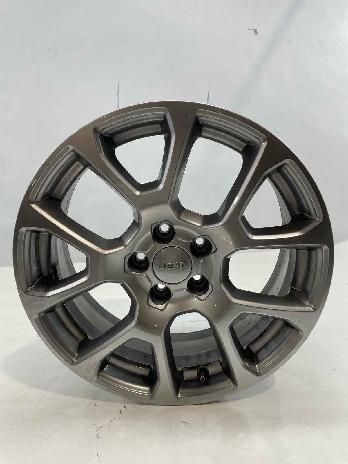 2022-2024 Jeep Compass 5 Spoke Wheel Rim 18x7 With Center Cap OEM Item image 2