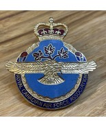 Vintage Royal Canadian Air Force Association Cap Badge KG JD - $19.80