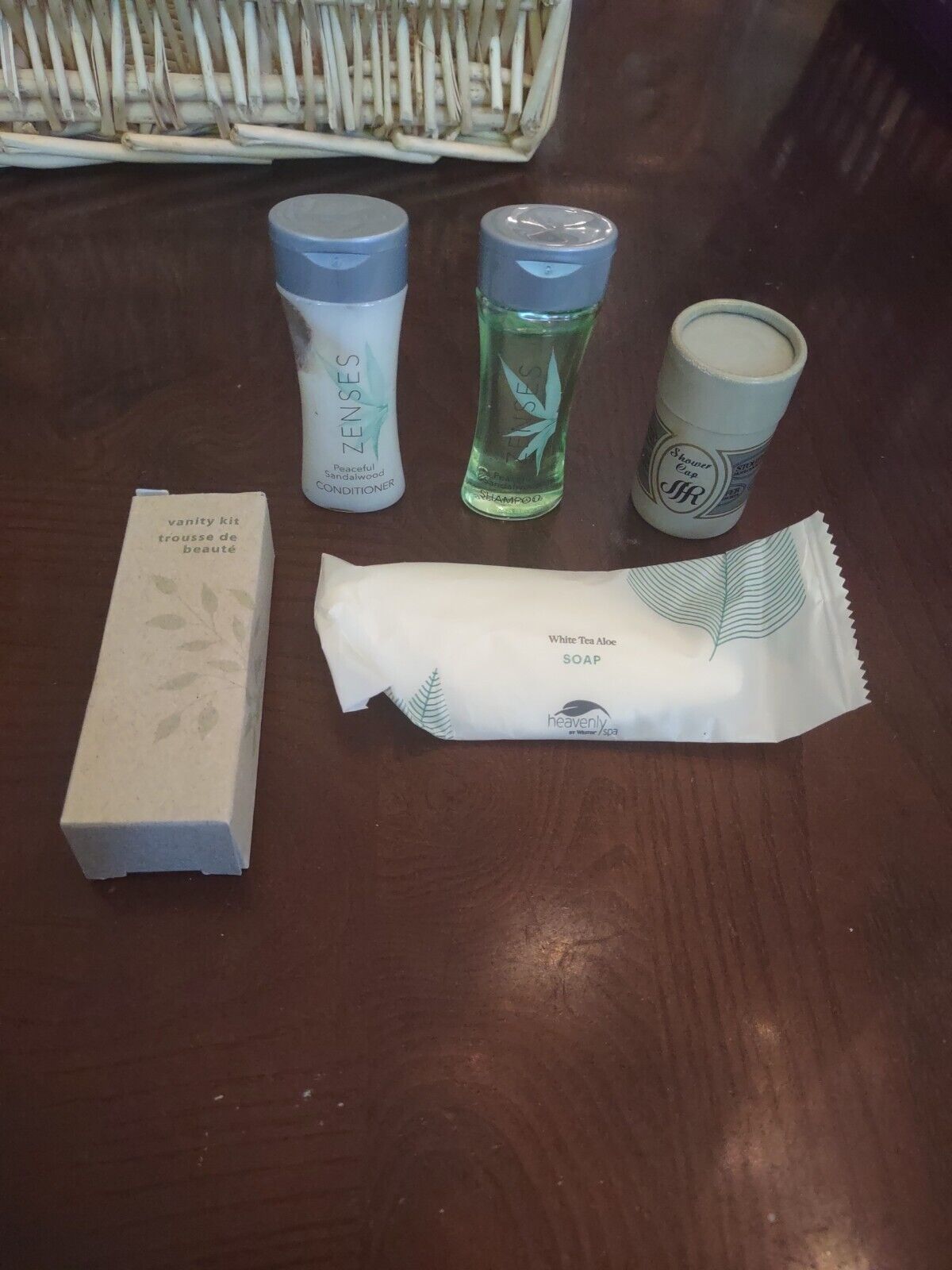 Travel Kit Shampoo And Conditioner Soap Shower Cap And Vanity Kit - $12.75
