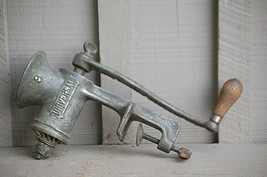 Vintage Universal #3 Meat Grinder w Wooden Handle Kitchen Utensil Tool Made USA - £31.13 GBP