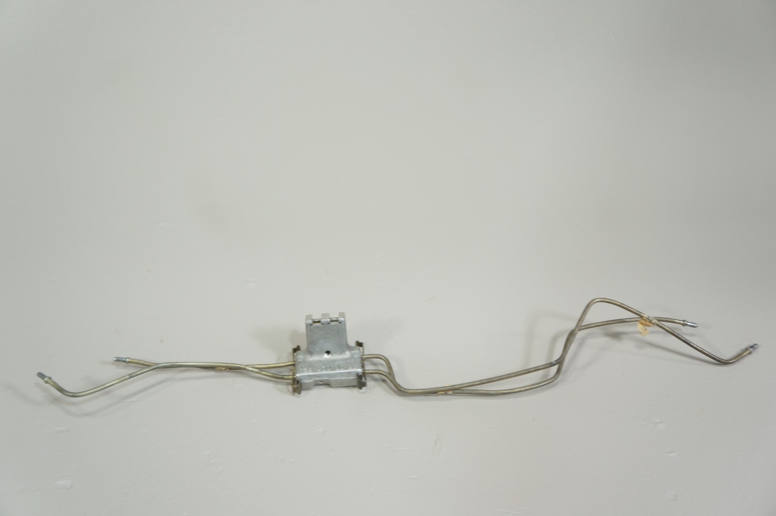90-02 mercedes sl320 sl500 CONVERTIBLE front lock latch distribution line block Item image 7