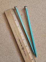 Knitting Needles Size 8 Metal Green Single Point 5.00mm Aluminum 7.5 Inc... - $3.85