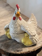 Vintage Arnel&#39;s Pottery Hen and Chicks Covered Candy Dish / Bowl Chicken - $24.74