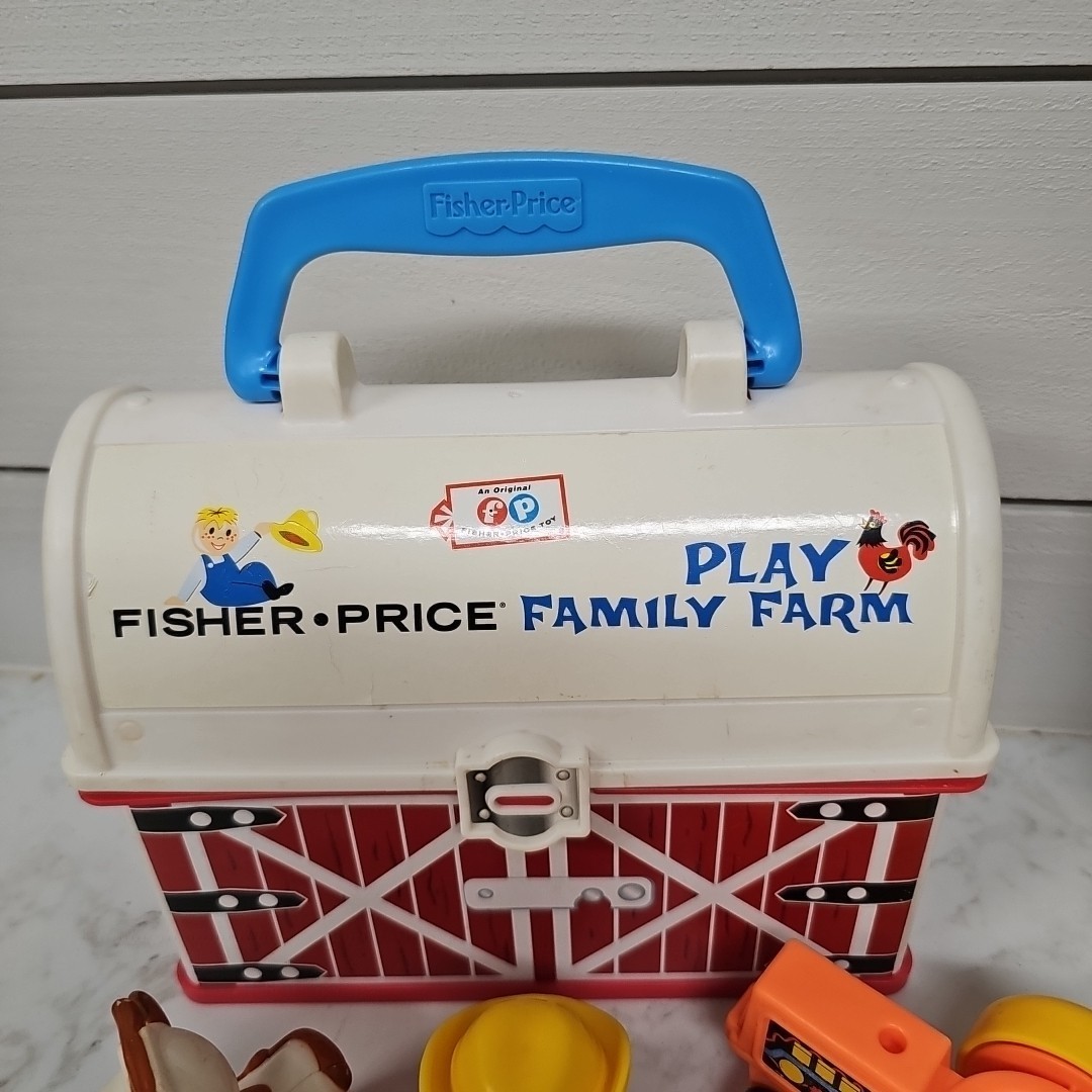 Fisher Price 2008 Play Family Farm With Barn Farmer Sheep Cow Tractor Item image 2
