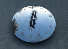 2005-06 LINCOLN NAVIGATOR CENTER WHEEL CAP CHROME OEM - $16.62
