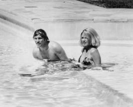 Angie Dickinson in bikini sits in swimming pool The Outside Man 1972 8x10 photo - £7.79 GBP