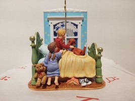 Hallmark Ornament 2002 - A Time to Believe - £14.61 GBP