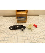 Ford 9L1Z-17C426-B Striker Rear Windshield Wiper Mount Plate - €105,81 EUR