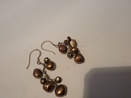 Vintage Earrings Pearl Cluster Gold Tone Dangle - £19.36 GBP