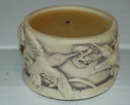 Charleston Soap &amp; Candle Company Hummingbird Flowers Candle Smells Nice - £17.29 GBP