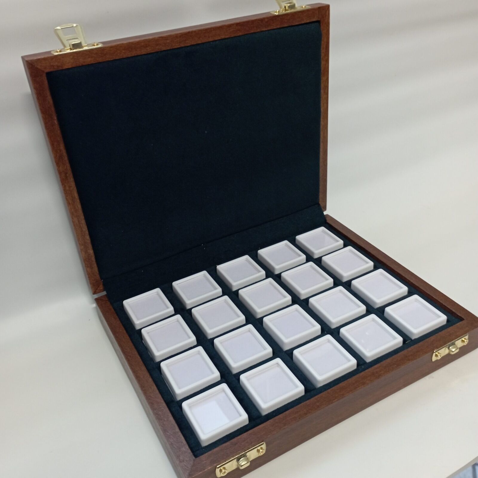60 Stck. 4 X 4 Cm Schwarz Edelstein Display Kunststoff Box
