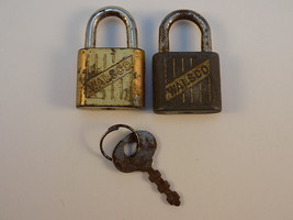 2 Vintage WALSCO TINY LUGGAGE LOCKS w/ Original Key WORKS KEYED ALIKE - $8.90