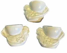 Vintage ROOSTER EGG HOLDERS CUPS Set of Three Cream with Blue Rims - $397.30 MXN